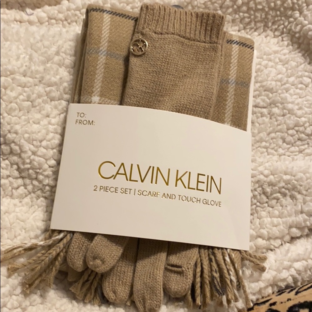 Calvin Klein Scarf And Touch Glove Almond